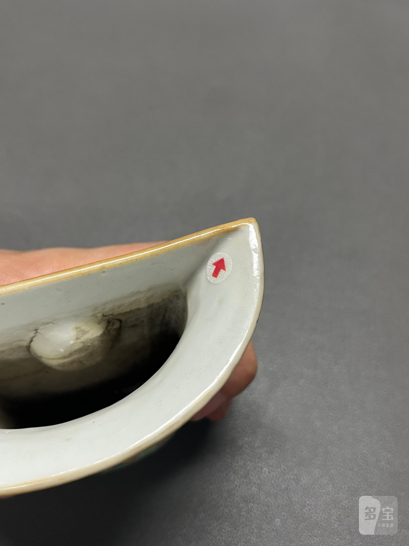 清乾隆  秋葵绿地粉彩缠枝西番莲纹壁瓶 - 图14